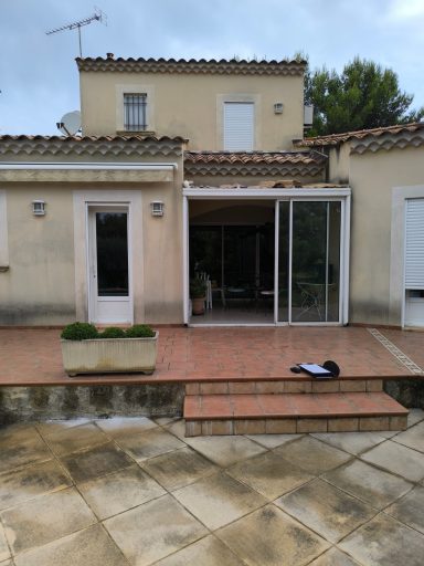 Nettoyage de façade extérieure de maison